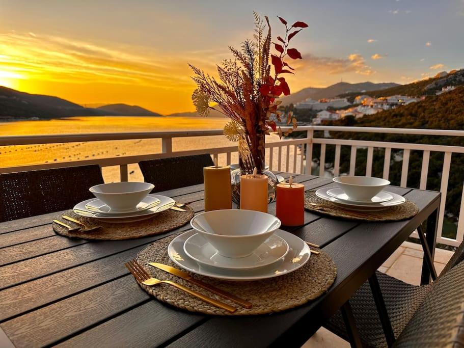 Beautiful Fully Renovated Apartment By The Sea, Large Balcony With Enchanting Views Neum Exterior photo
